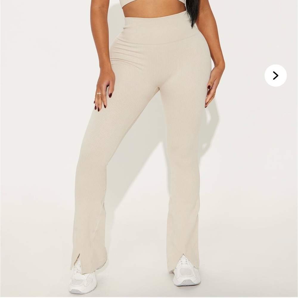 NWT XS Women's Light Taupe High-Waisted Flare Active Ribbed Pants